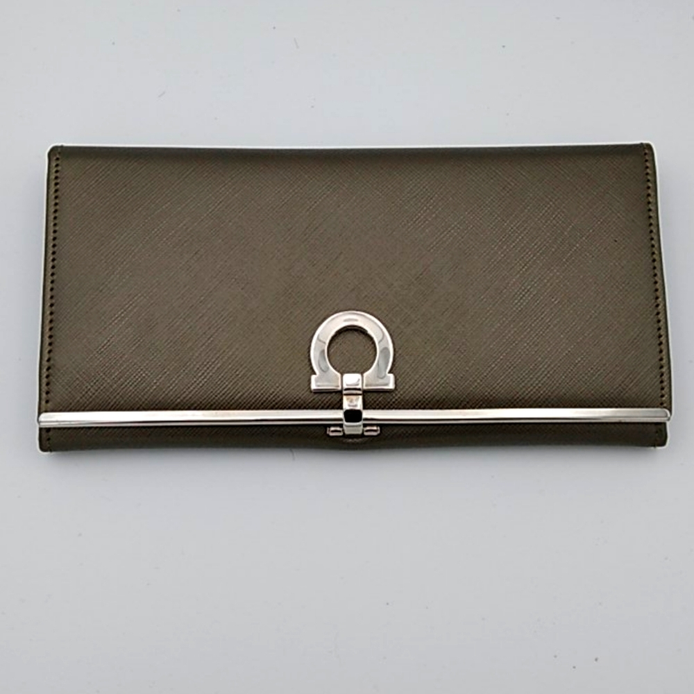 Salvatore Ferragamo Clasp Continental Wallet *NU